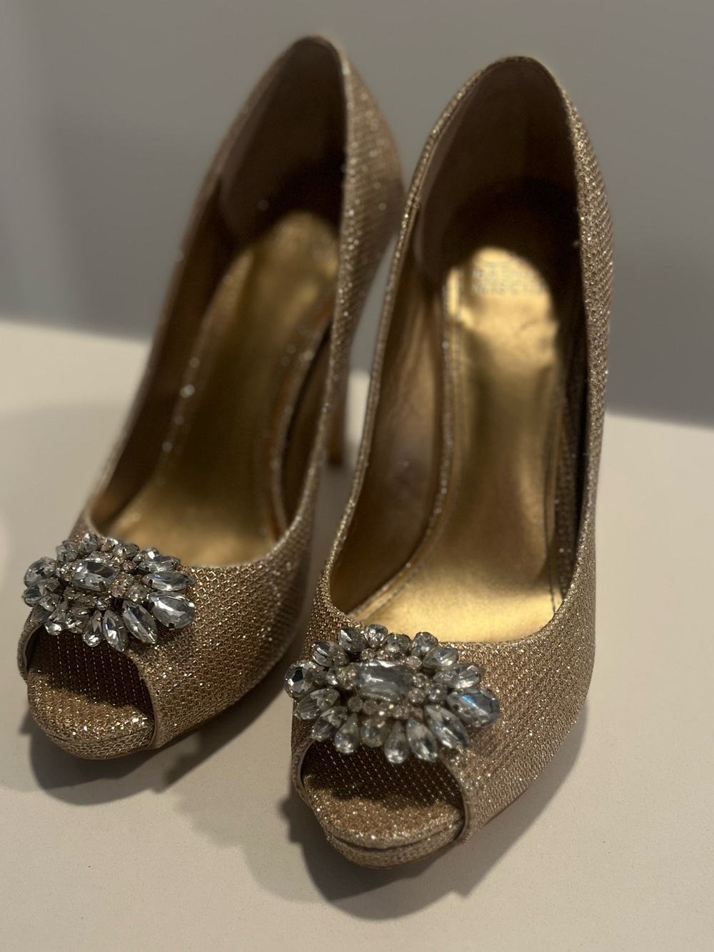 Badgley Mischka Heels Shoes Women’s 6.5 Belle Embellished Peep Toe Stilettos 4”